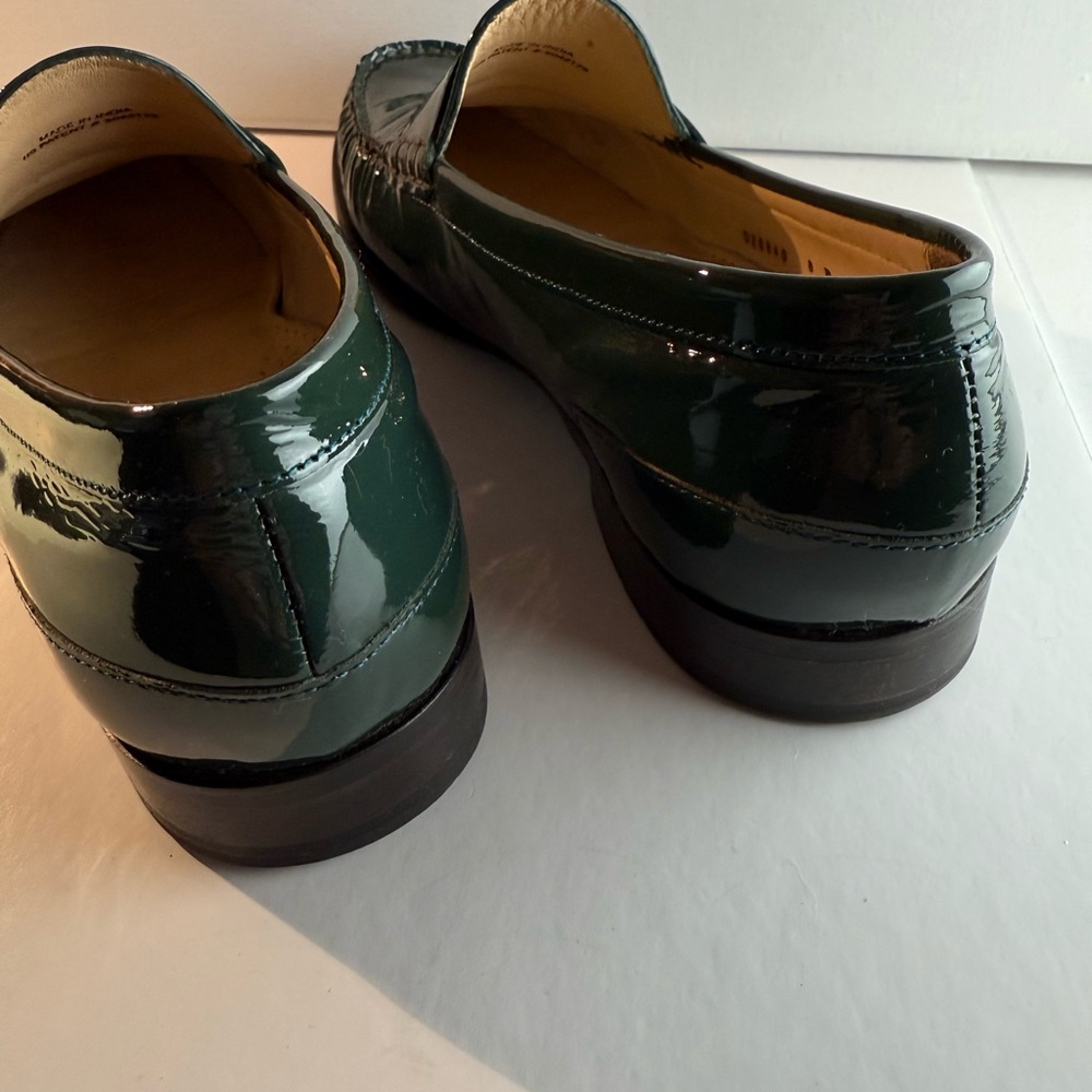 Cole Haan Green Flats Elegant Moccasin Style - Picture 4 of 7